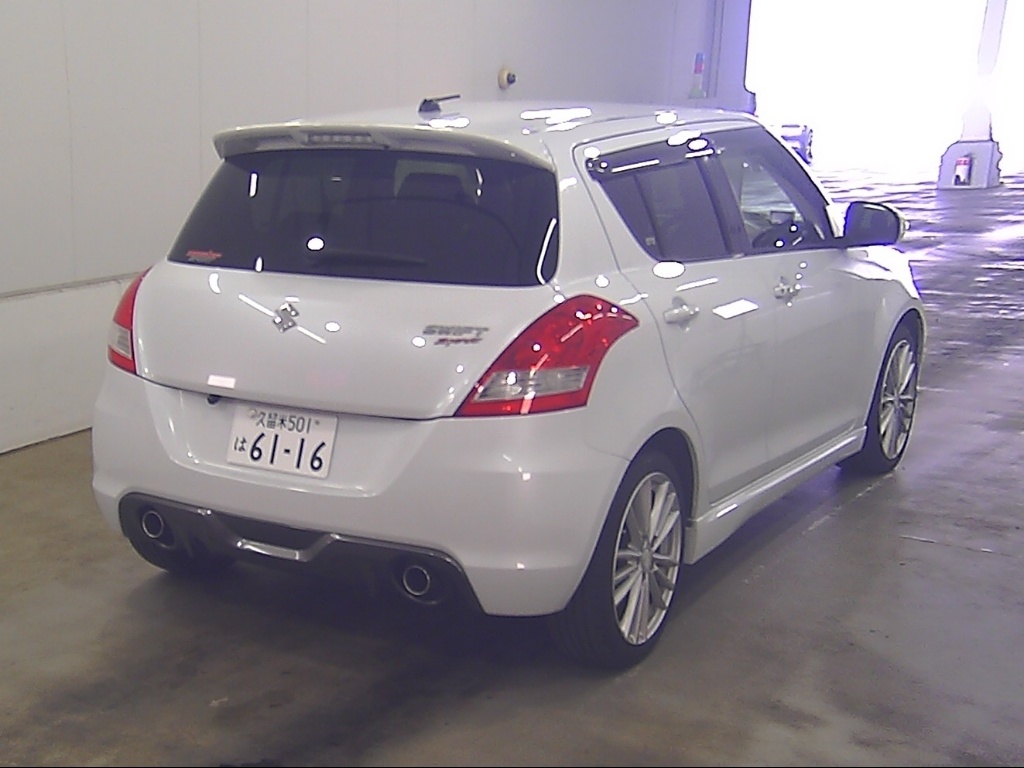 SUZUKI SWIFT