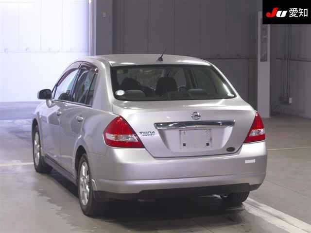 NISSAN TIIDA LATIO