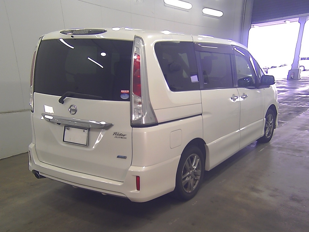 NISSAN SERENA