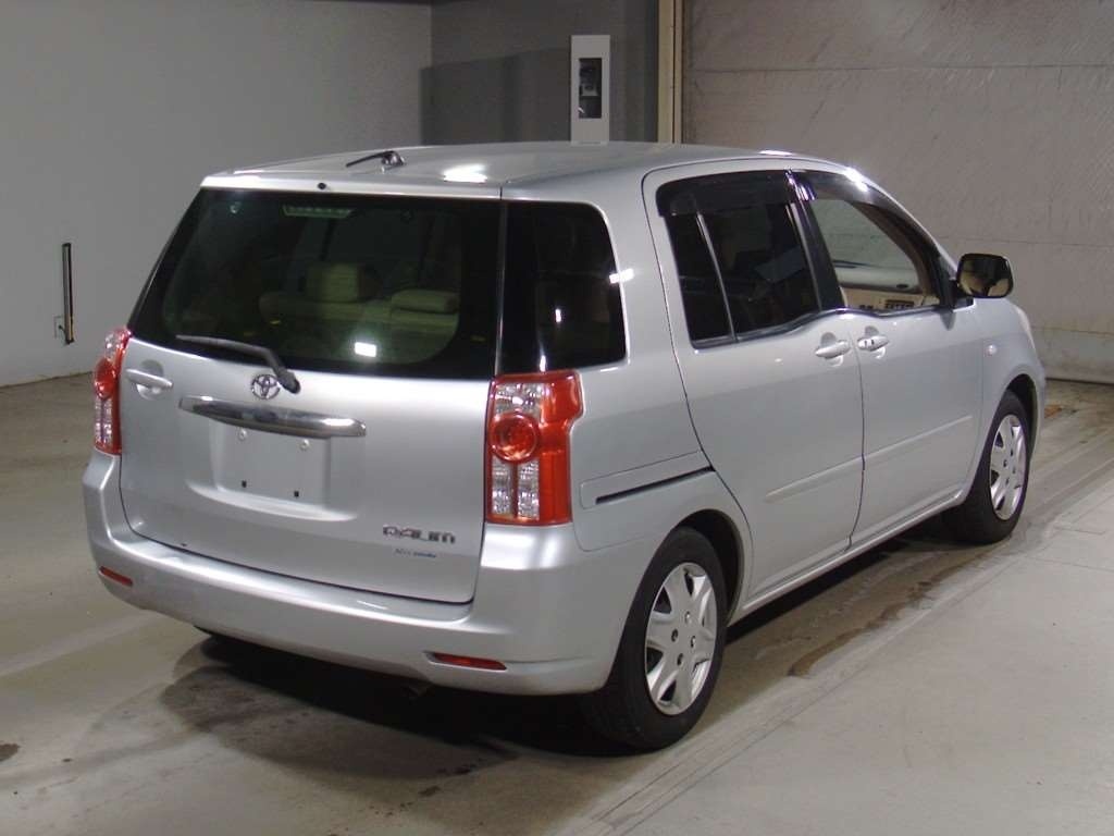 TOYOTA RAUM