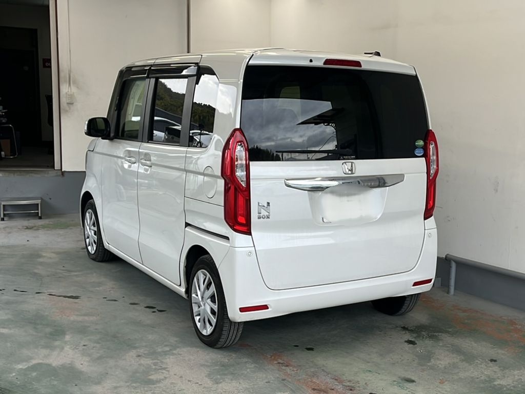 HONDA N-BOX