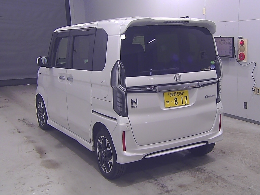 HONDA N-BOX