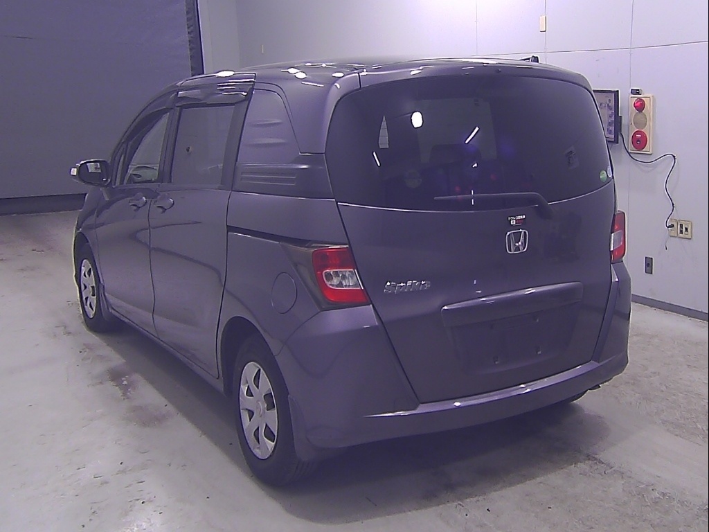 HONDA FREED SPIKE