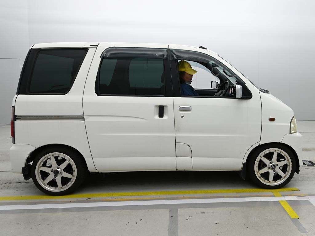 DAIHATSU ATRAI