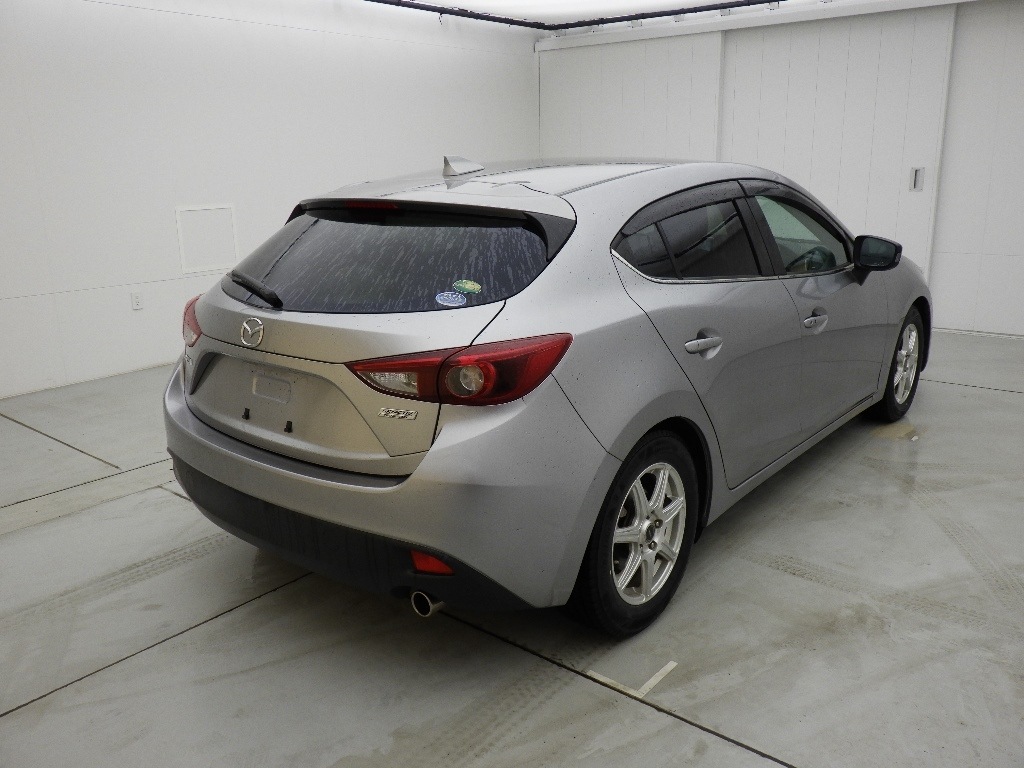 MAZDA AXELA