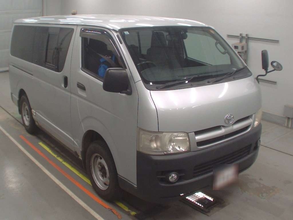 TOYOTA REGIUS ACE