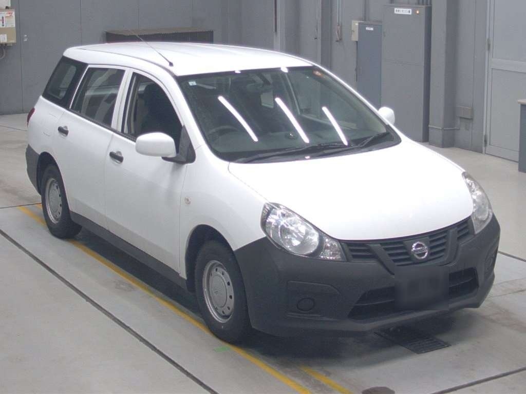 NISSAN AD