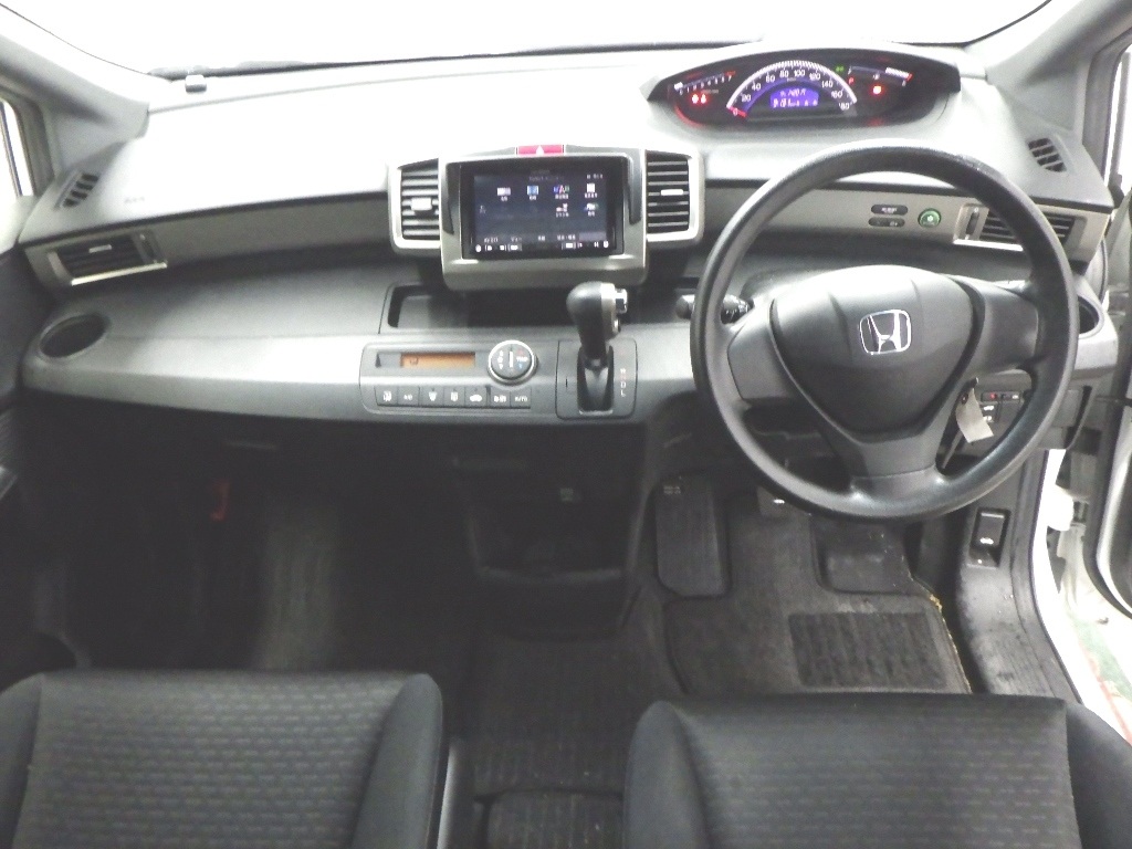 HONDA FREED SPIKE