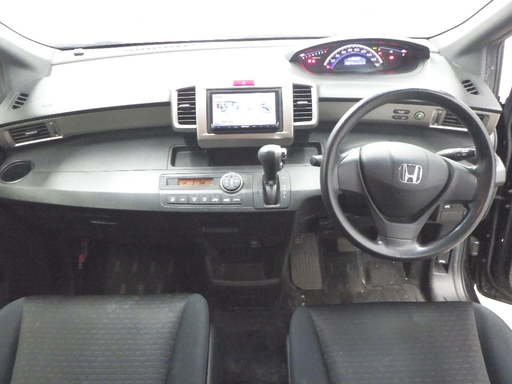 HONDA FREED SPIKE