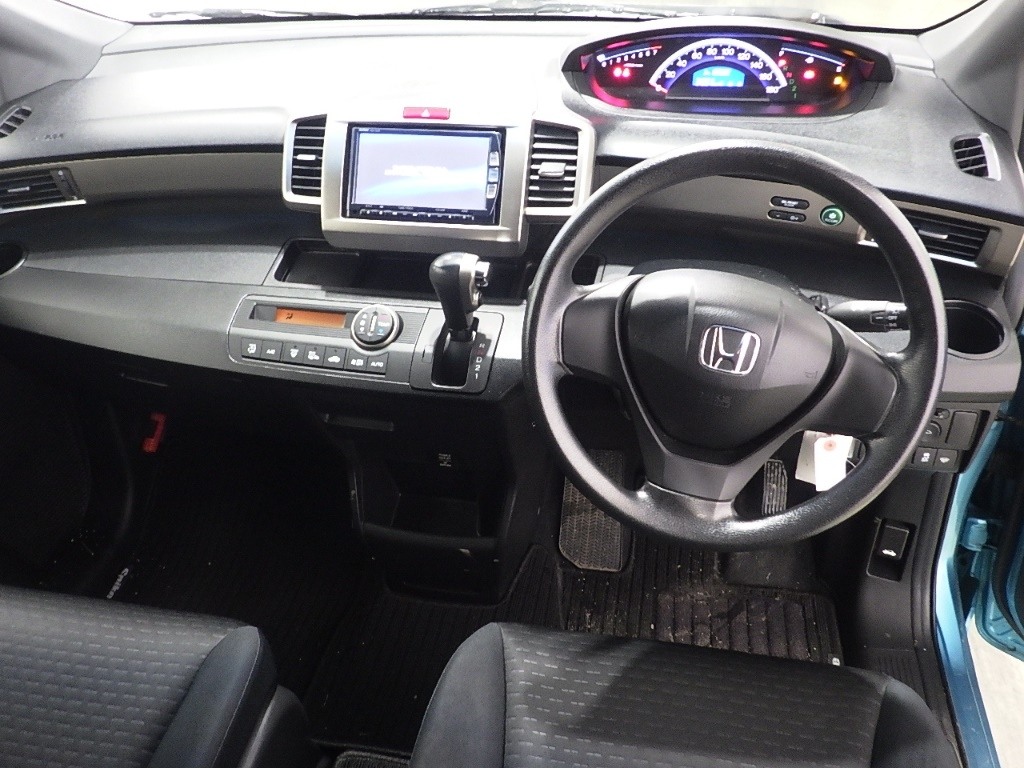 HONDA FREED SPIKE