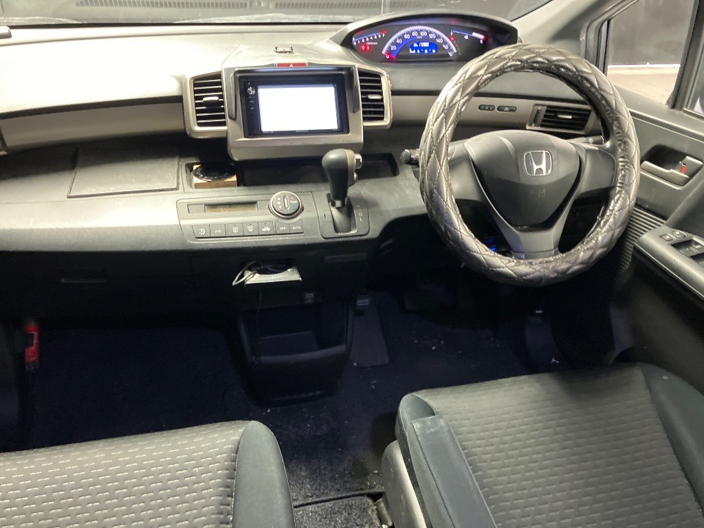 HONDA FREED SPIKE