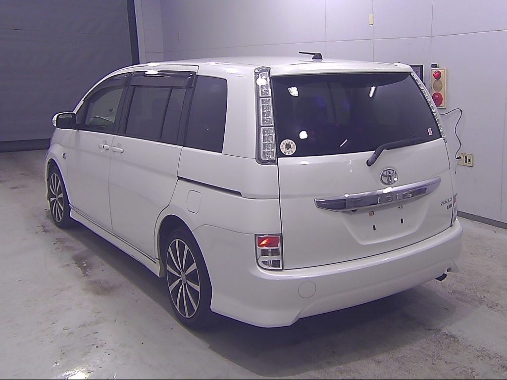 TOYOTA ISIS