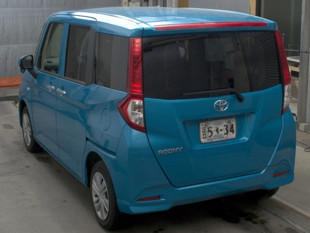TOYOTA ROOMY