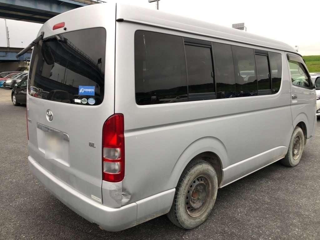 TOYOTA HIACE