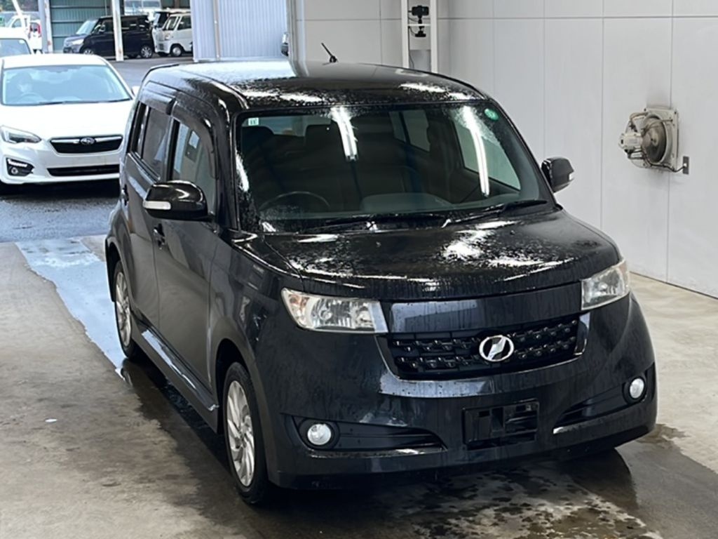 TOYOTA BB