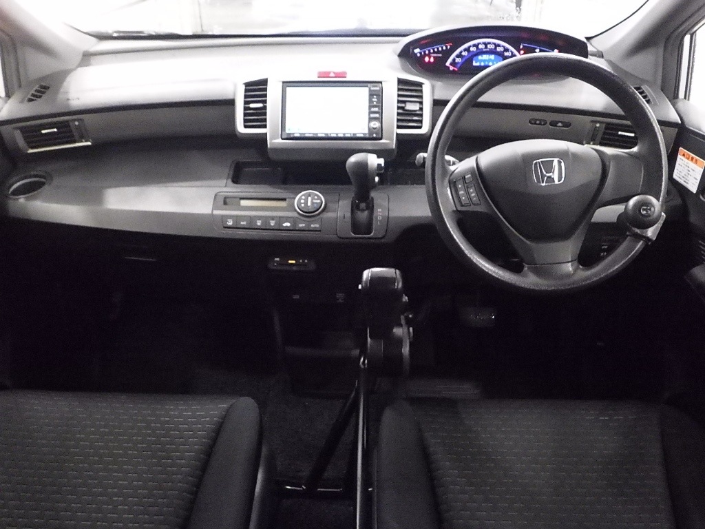 HONDA FREED SPIKE