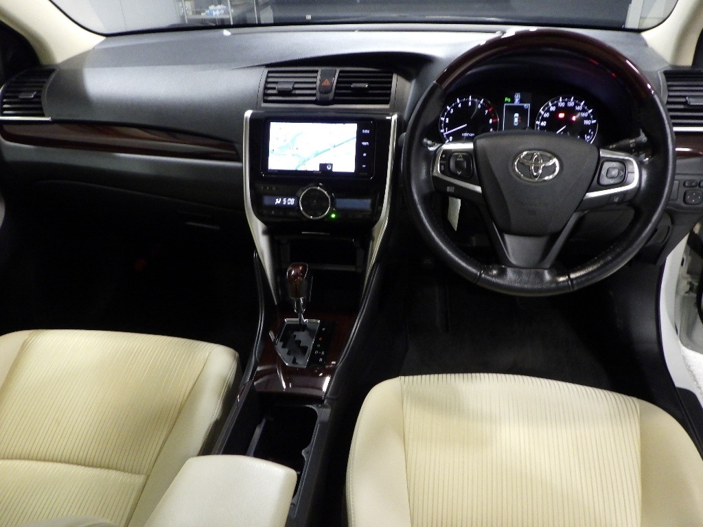 TOYOTA PREMIO