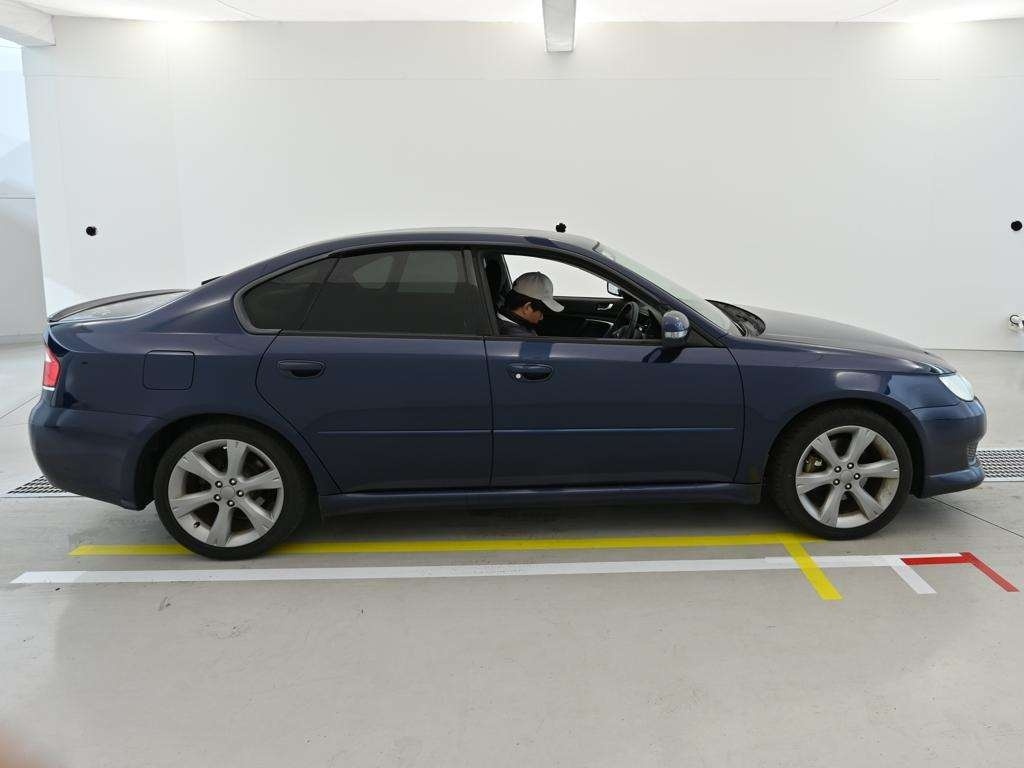 SUBARU LEGACY B4