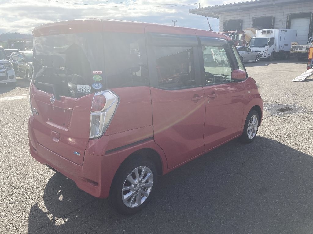NISSAN DAYZ ROOX