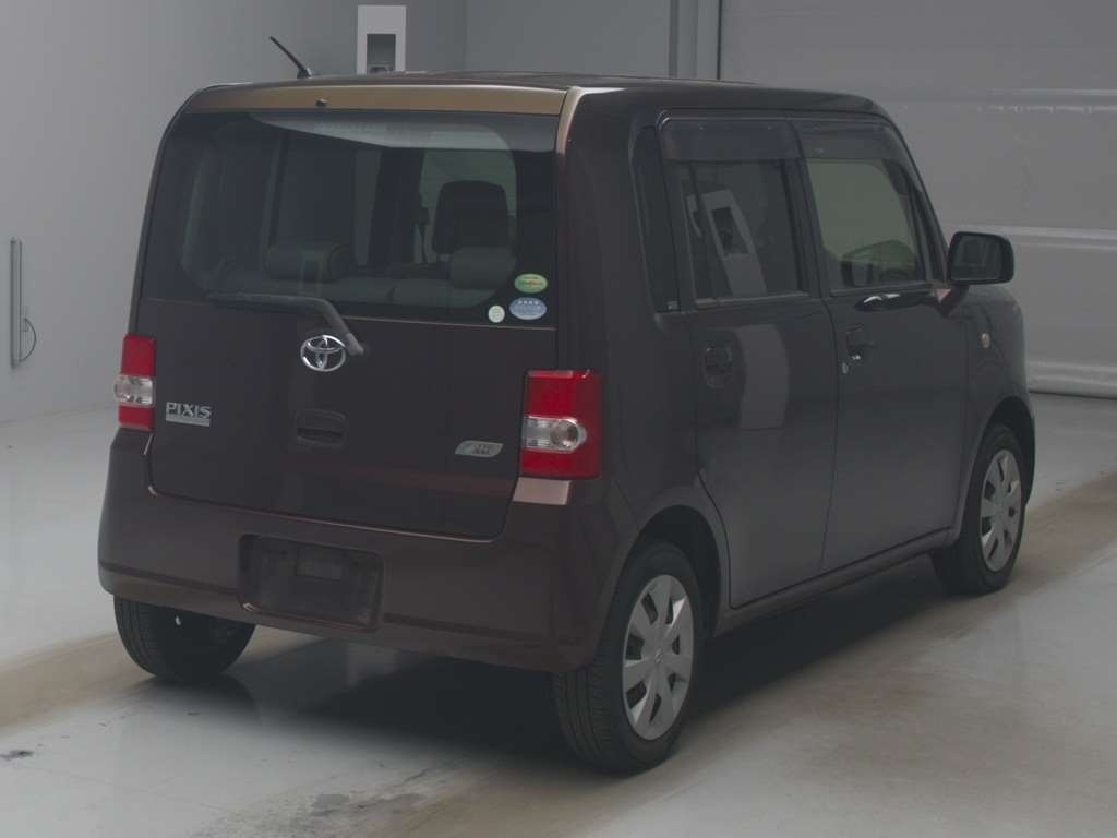 TOYOTA PIXIS SPACE