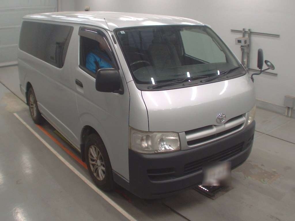 TOYOTA REGIUS ACE