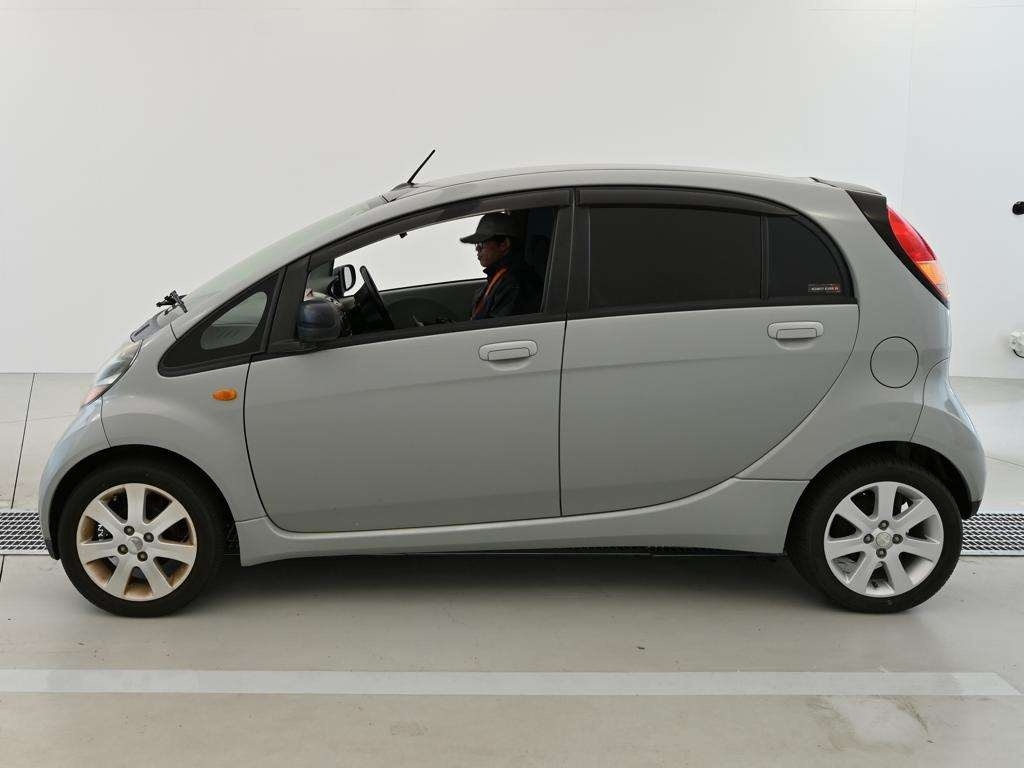 MITSUBISHI I
