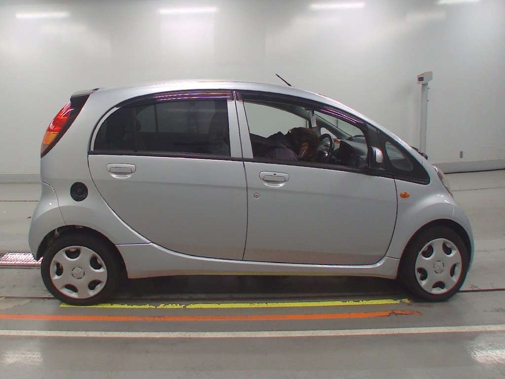 MITSUBISHI I