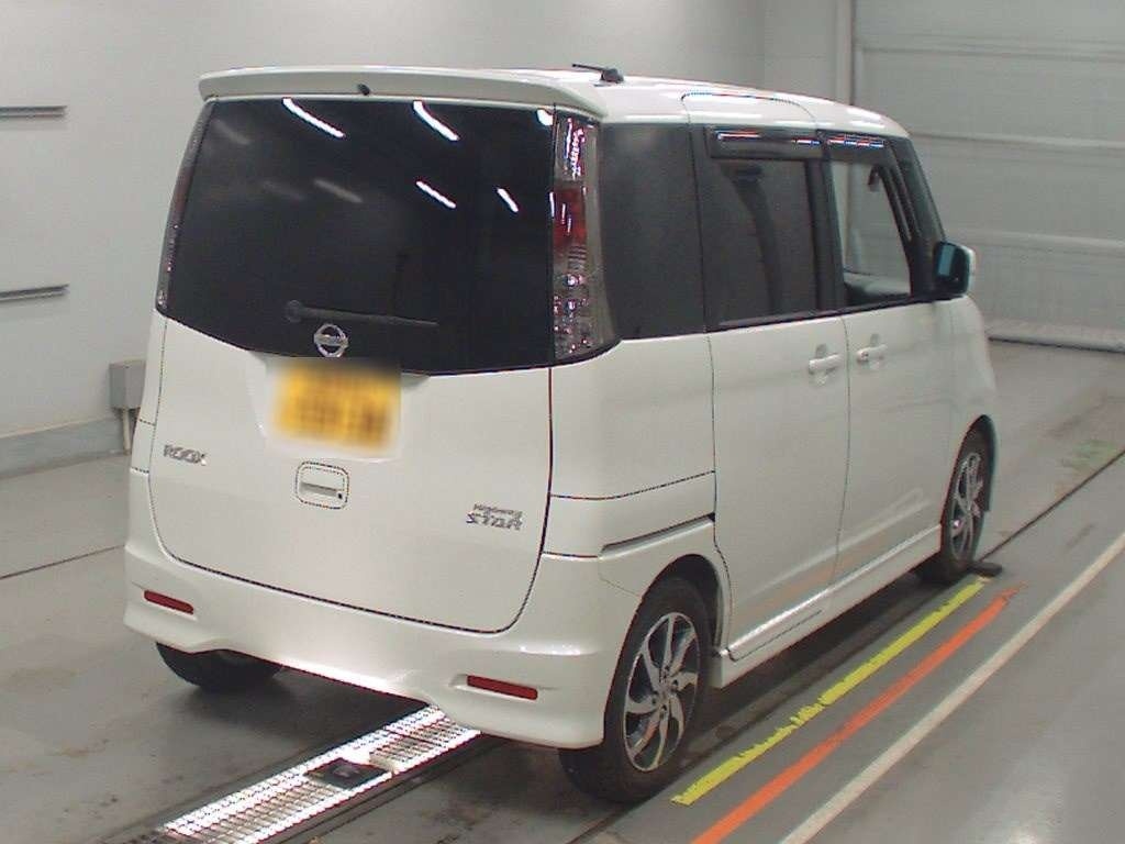 NISSAN ROOX