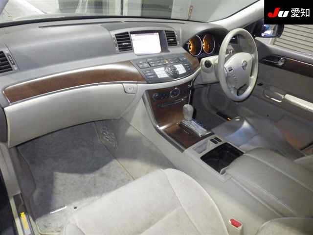 NISSAN FUGA
