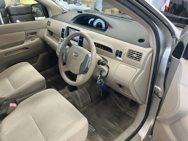 TOYOTA RAUM