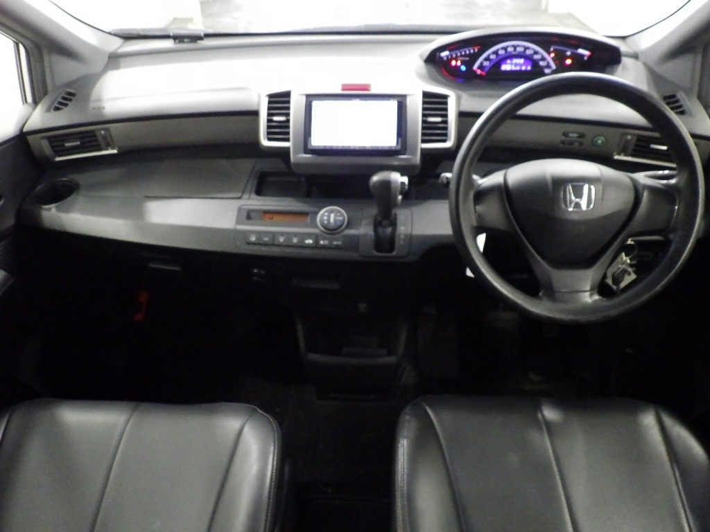 HONDA FREED SPIKE