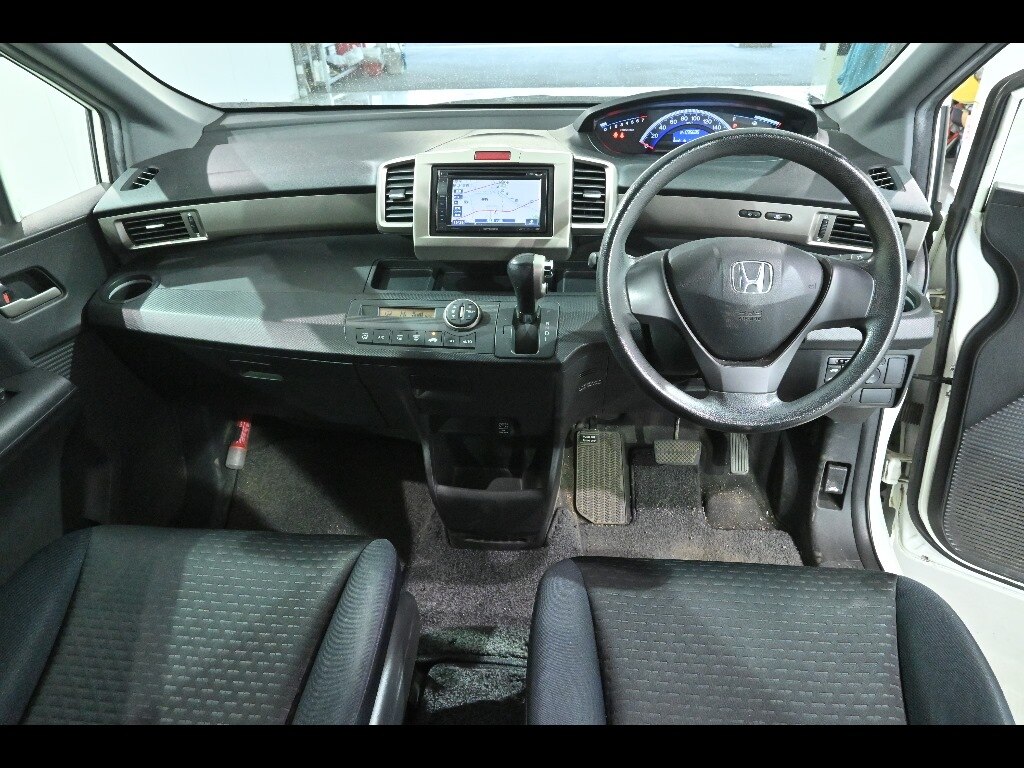 HONDA FREED SPIKE