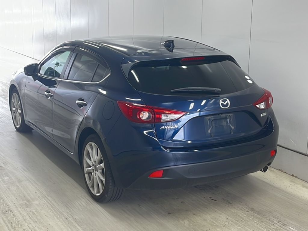 MAZDA AXELA