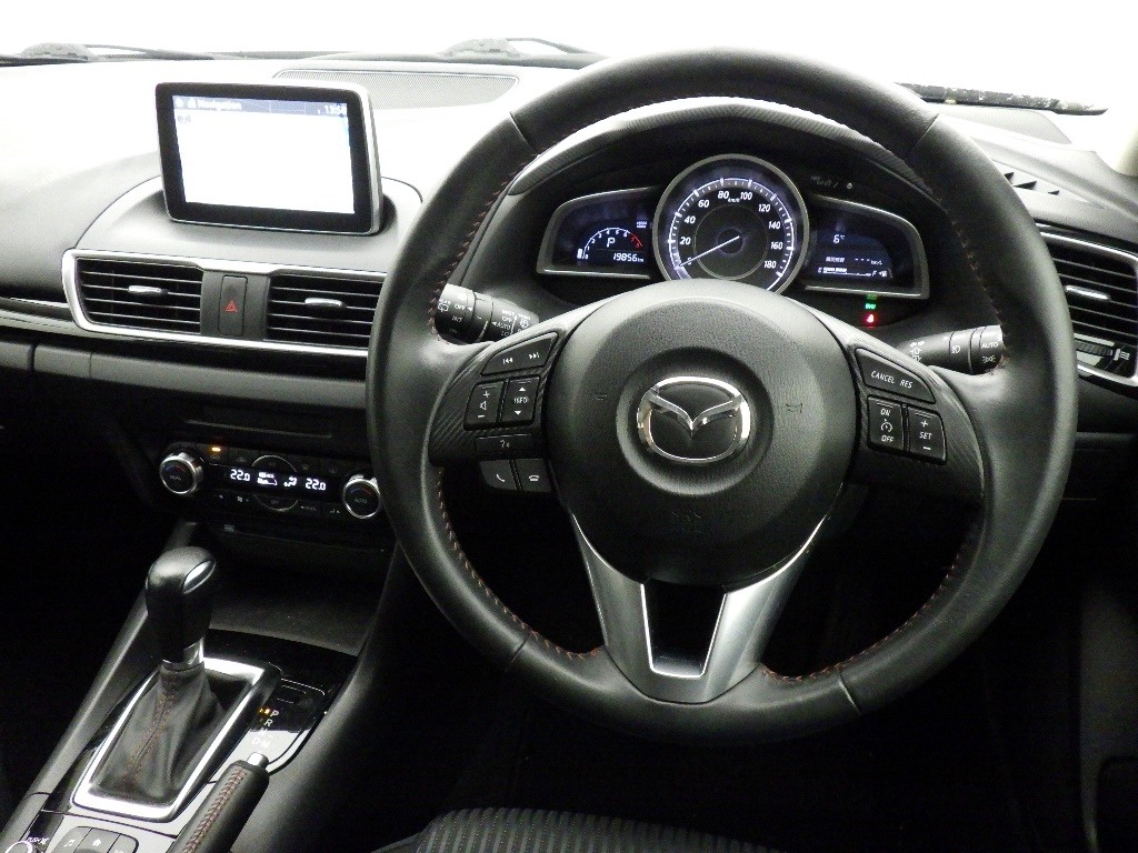 MAZDA AXELA