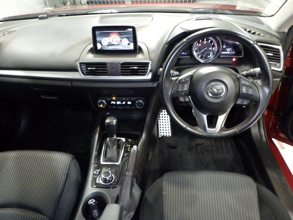 MAZDA AXELA