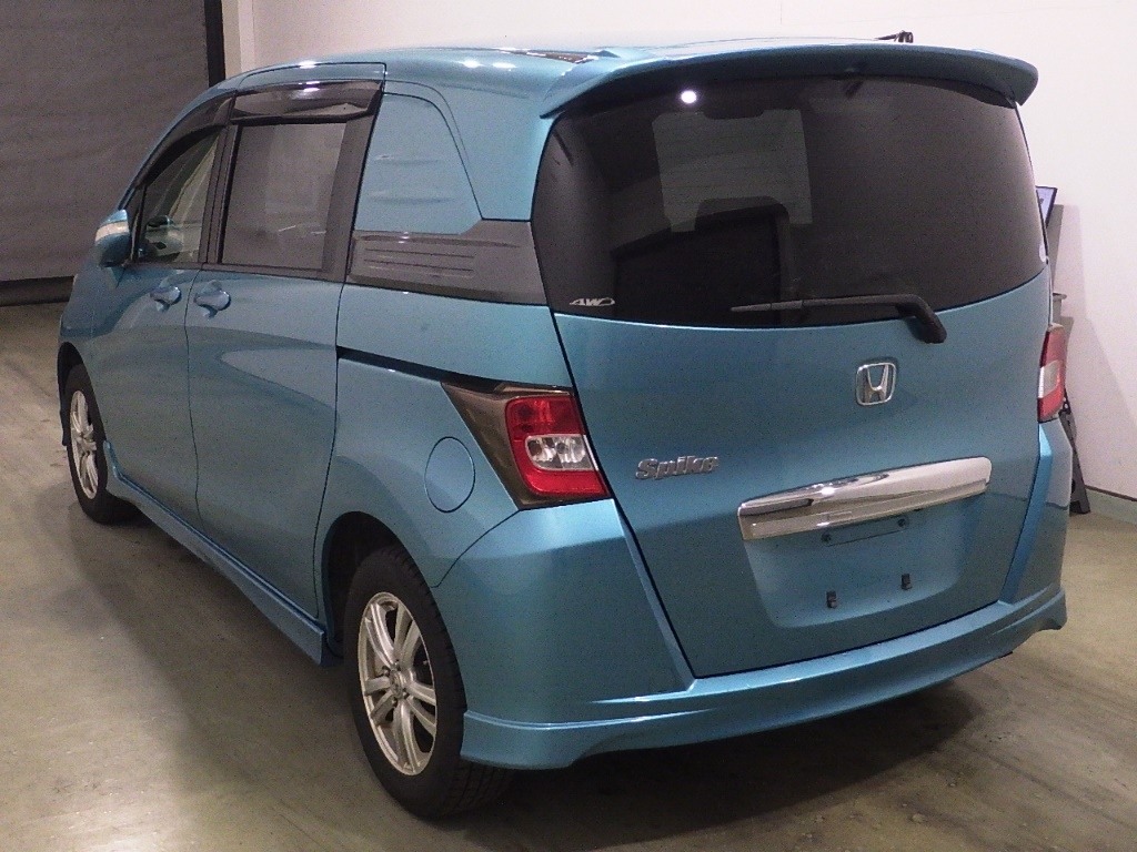 HONDA FREED SPIKE