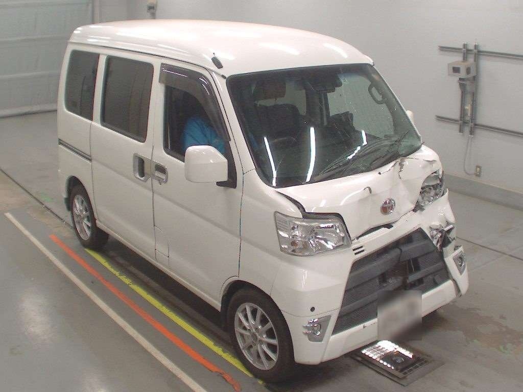 TOYOTA PIXIS VAN