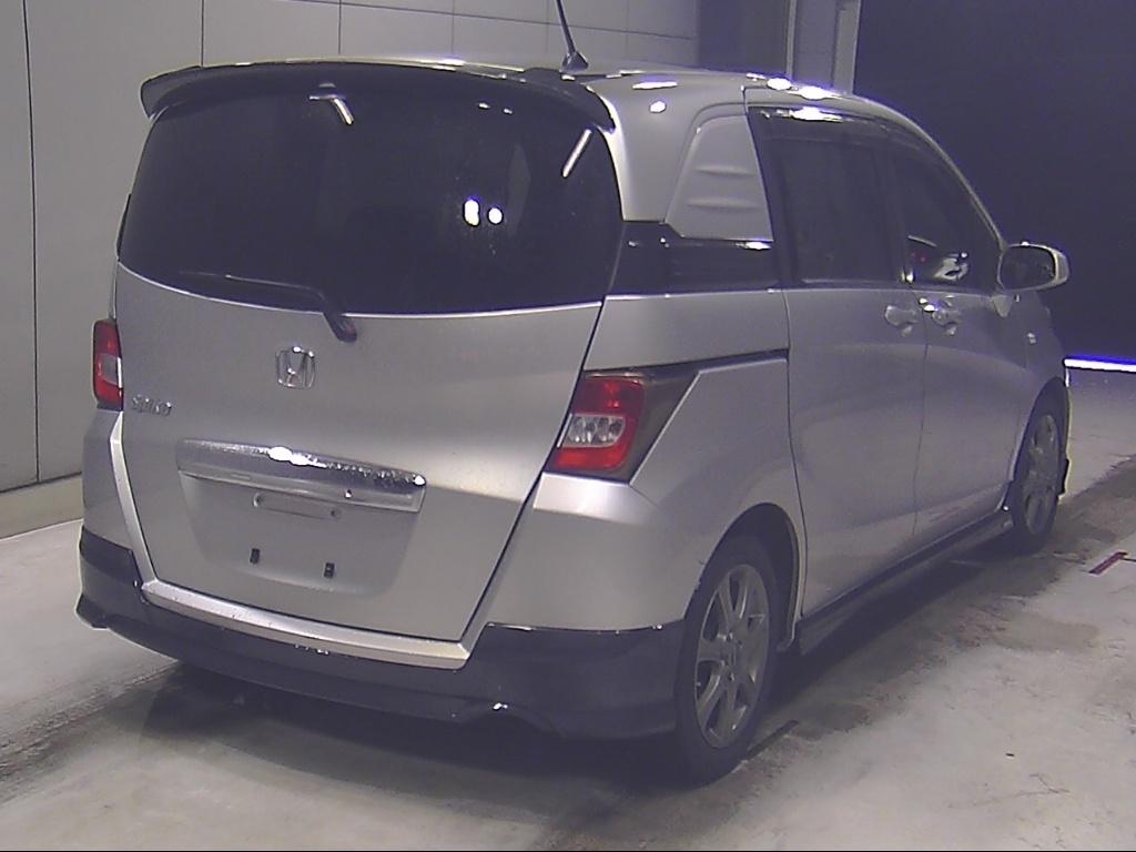 HONDA FREED SPIKE