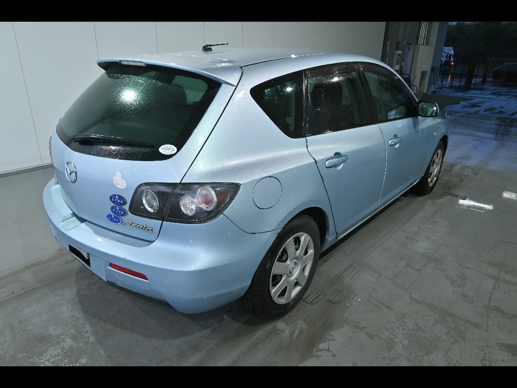 MAZDA AXELA