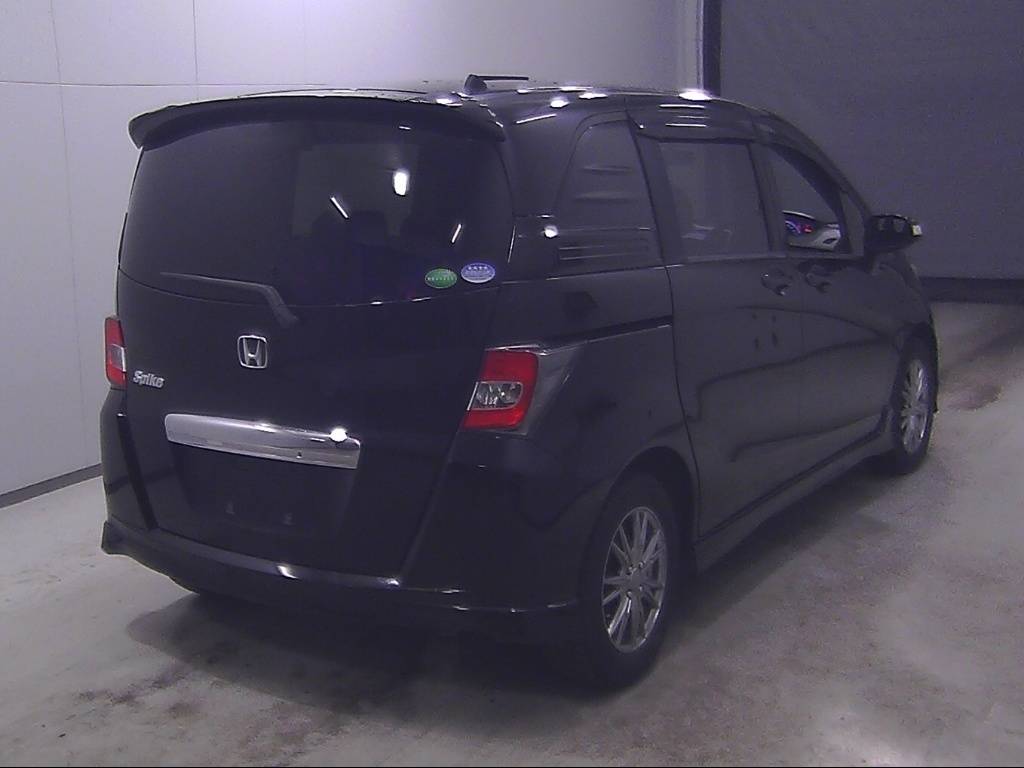 HONDA FREED SPIKE