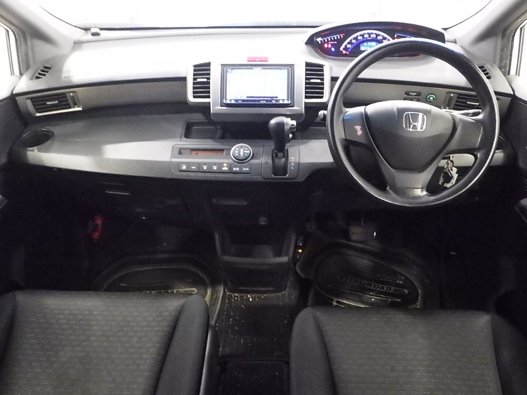 HONDA FREED SPIKE