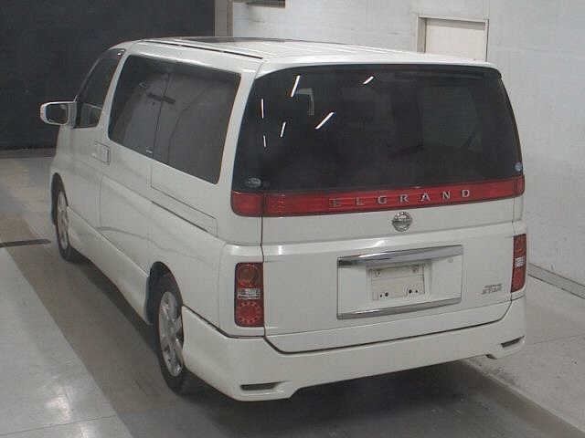 NISSAN ELGRAND