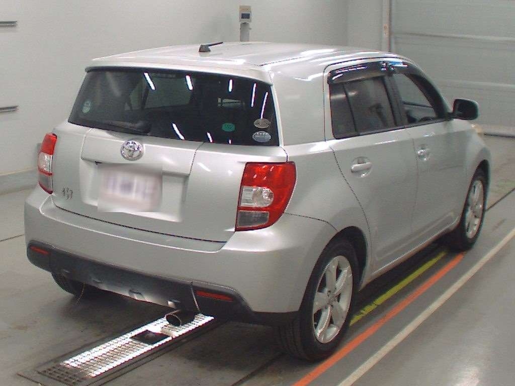 TOYOTA IST