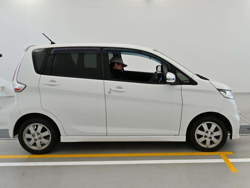 MITSUBISHI EK CUSTOM