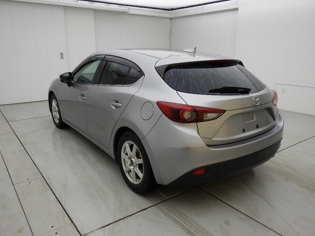 MAZDA AXELA
