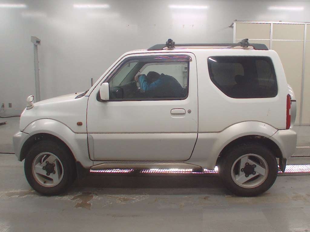 SUZUKI JIMNY SIERRA