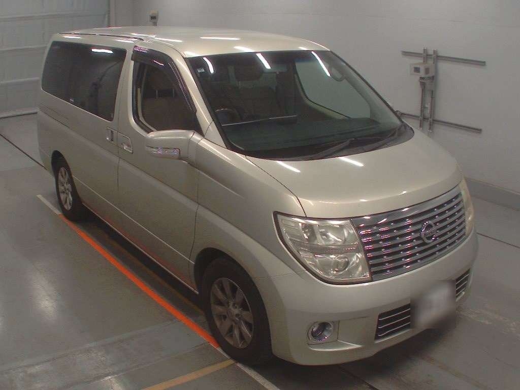 NISSAN ELGRAND