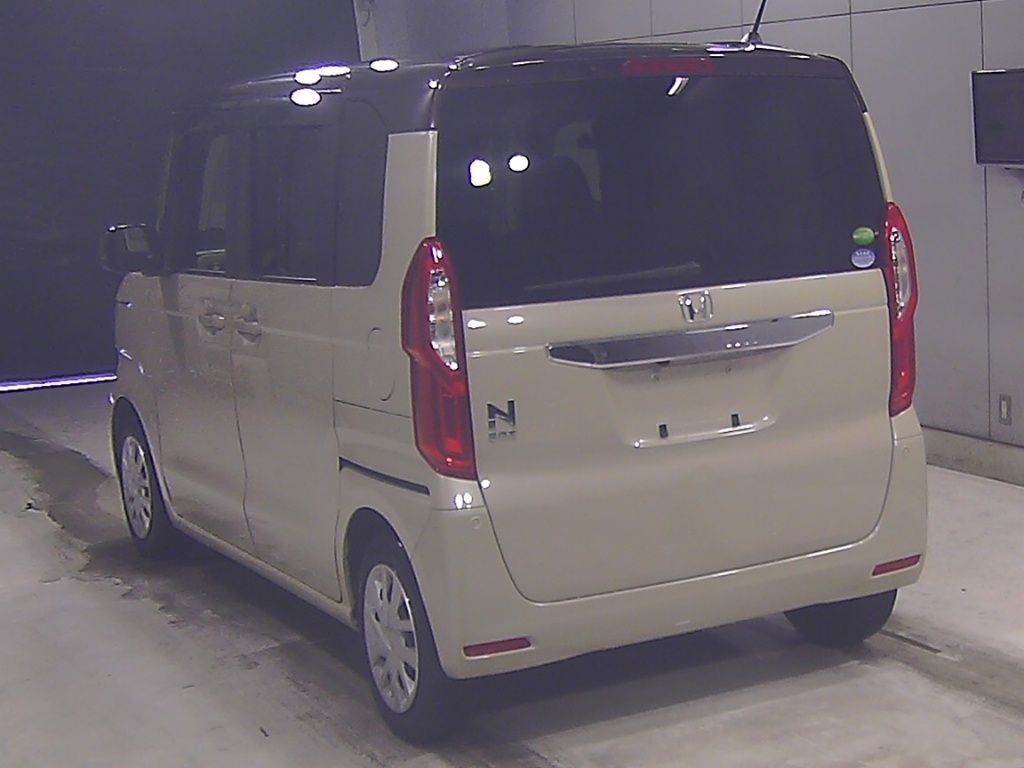 HONDA N-BOX