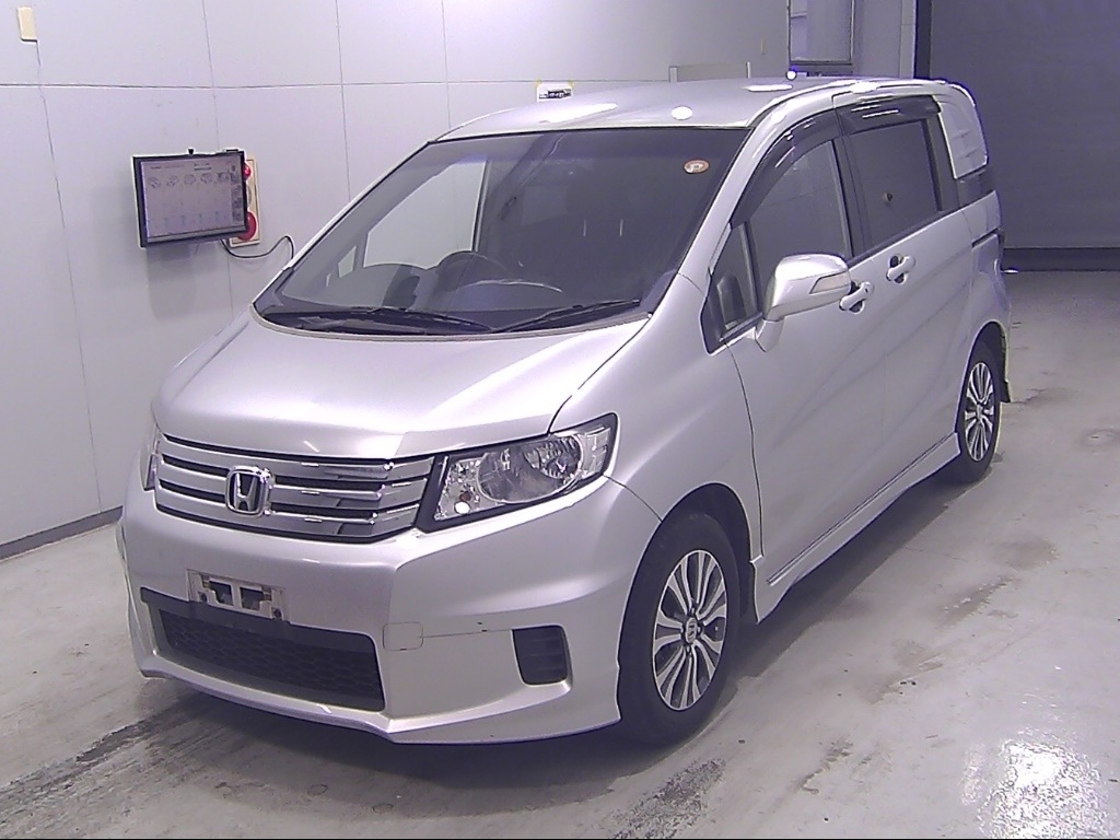 HONDA FREED SPIKE