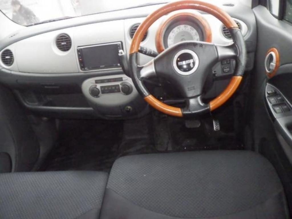 DAIHATSU MOVE LATTE